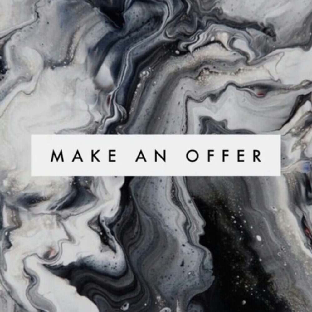 Hey ladies! Accepting All Reasonable Offers!!!!